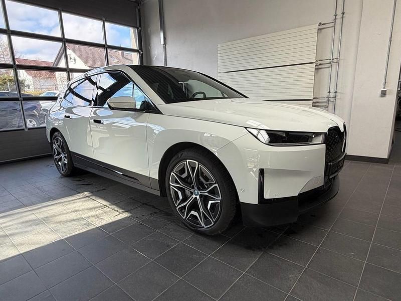 Gebraucht BMW iX 239 kW (326 PS) 2024 Alpinweiss iii SUV