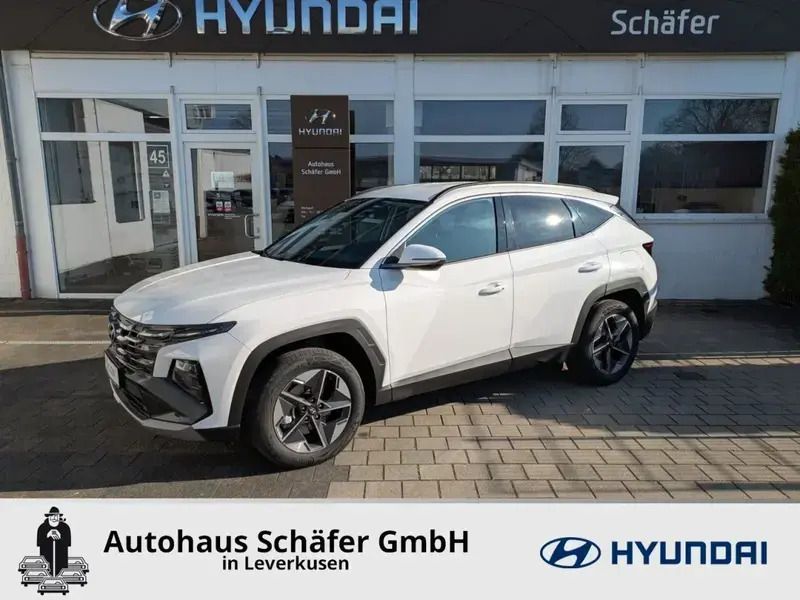 Weiss Neu 2025 Hyundai Tucson Trend SUV | 34.989 € (Superpreis) - Bild 1/1