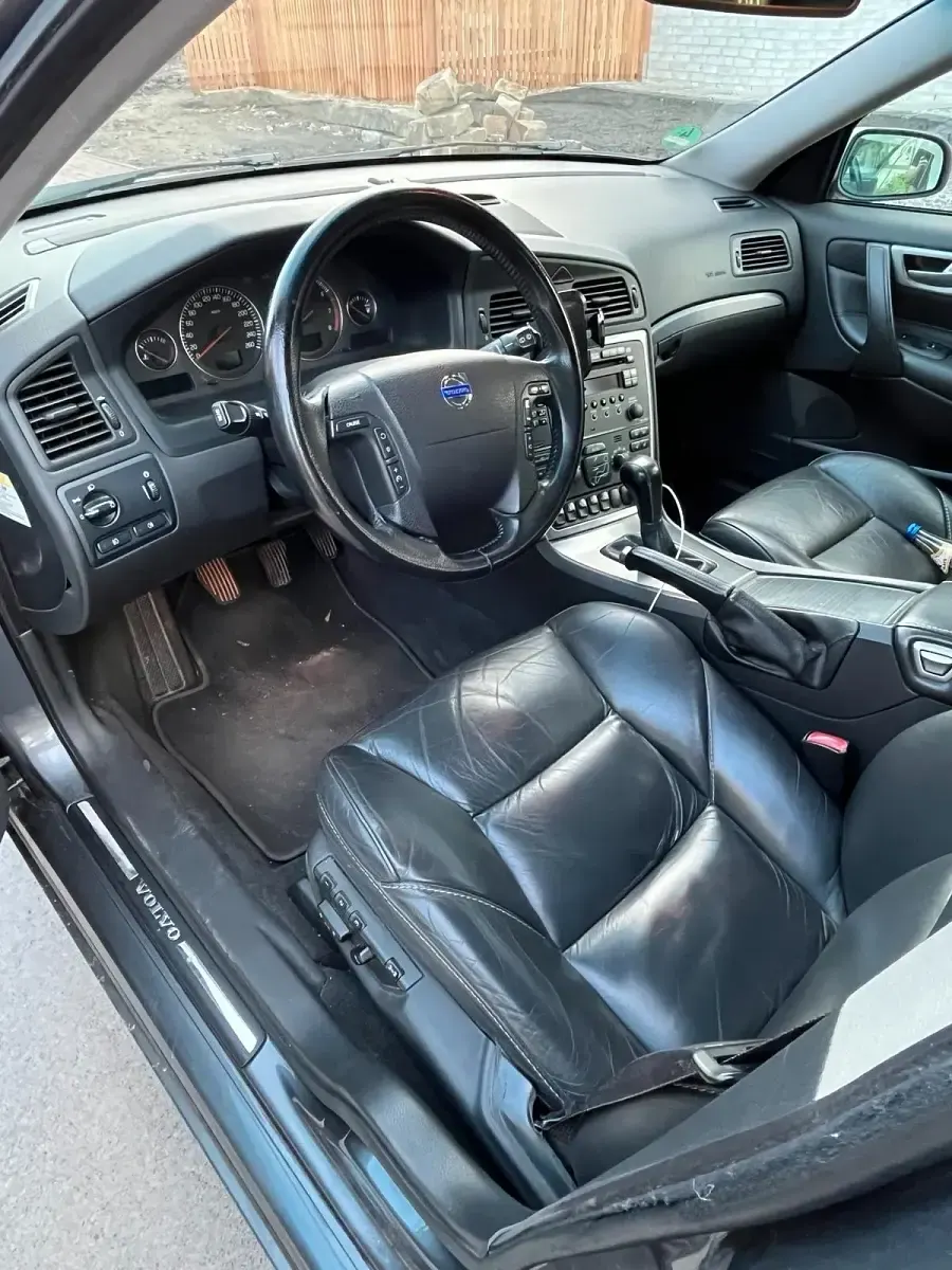 Używany Volvo V70 170 KM (125 kW) 2005 Szary Kombi