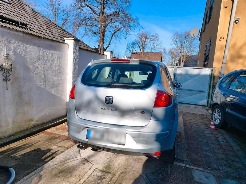 Gebraucht Seat Altea 115 PS (84 kW) 2008 Silber Limousine