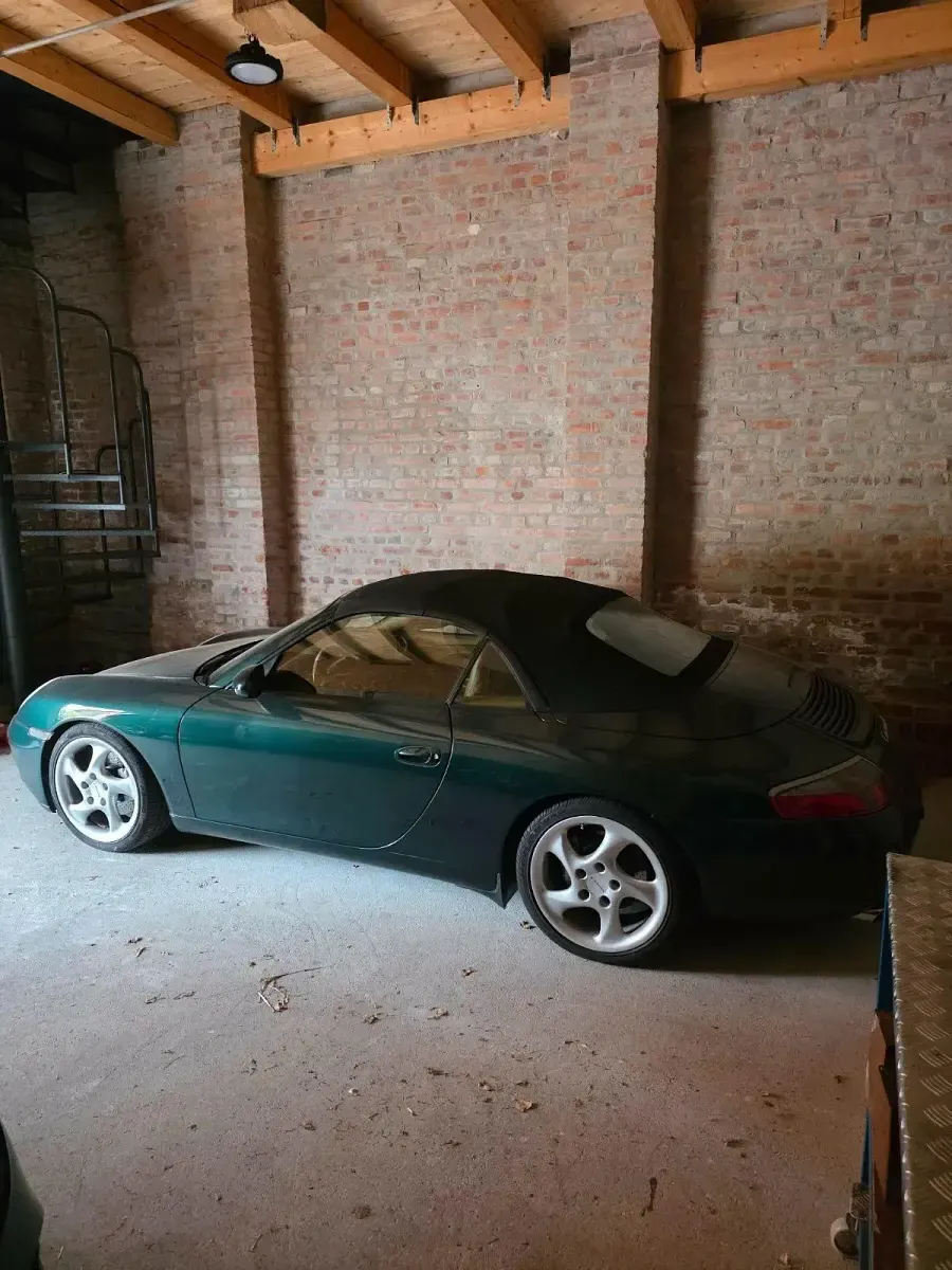 Gebraucht Porsche 996 320 PS (235 kW) 2001 Grün Cabrio