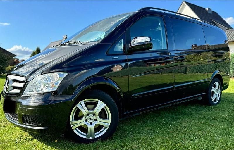 Schwarz Gebraucht 2011 Mercedes Viano Van / Kleinbus | 19.999 € (Fairer Preis) - Bild 1/4