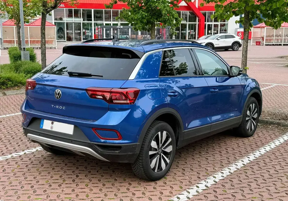 Gebraucht VW T-Roc Goal 150 PS (110 kW) 2025 Blau SUV