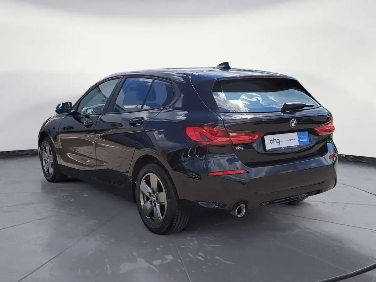Gebraucht BMW 118 Advantage 136 PS (100 kW) 2022 Schwarz Limousine