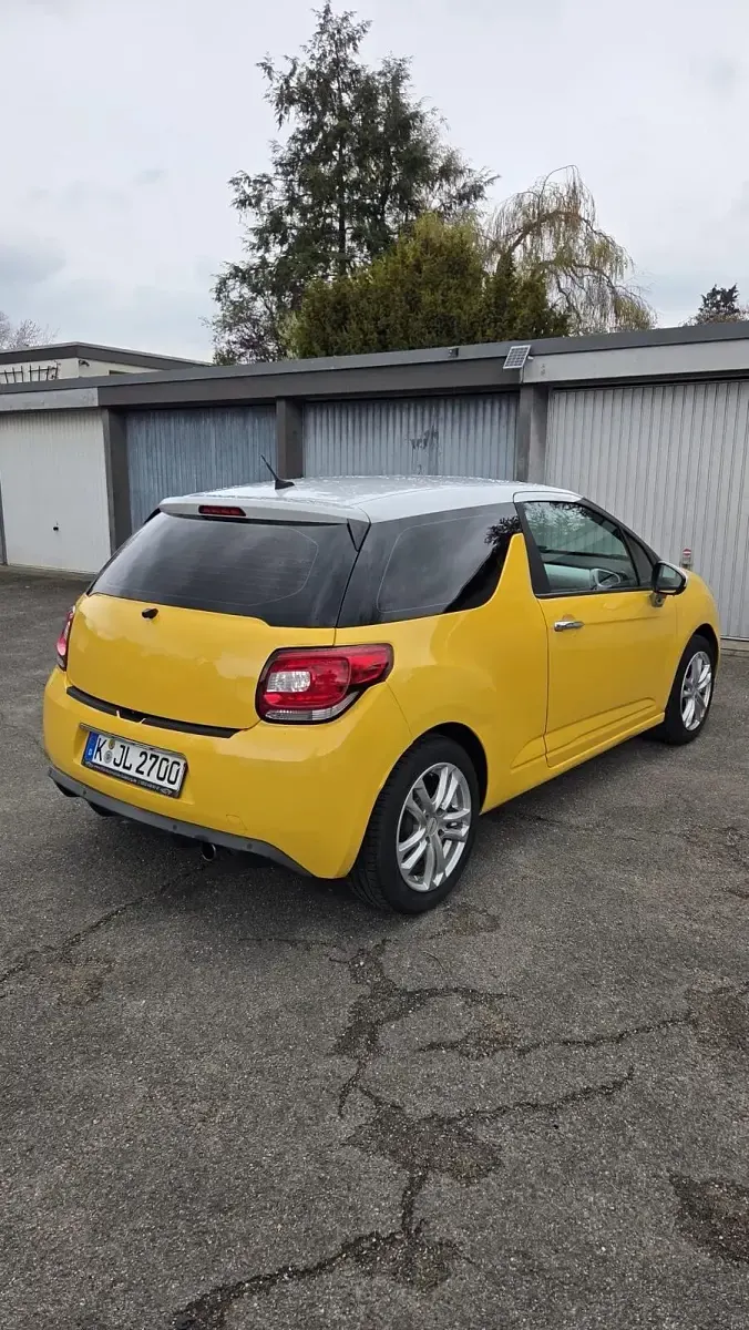 Gebraucht Citroën DS3 95 PS (69 kW) 2011 Gelb Kleinwagen