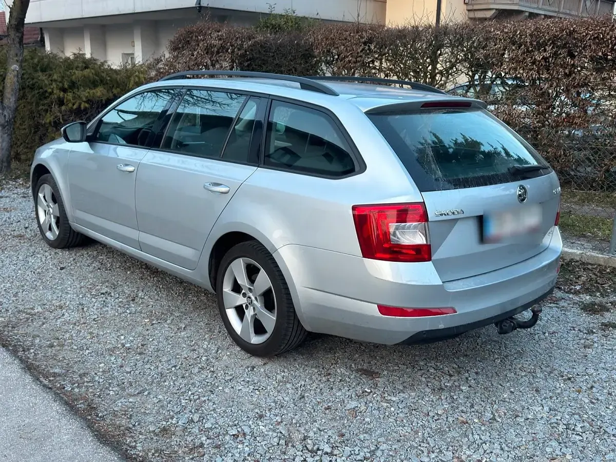 Gebraucht Skoda Octavia Family 85 PS (62 kW) 2016 Silber Kombi