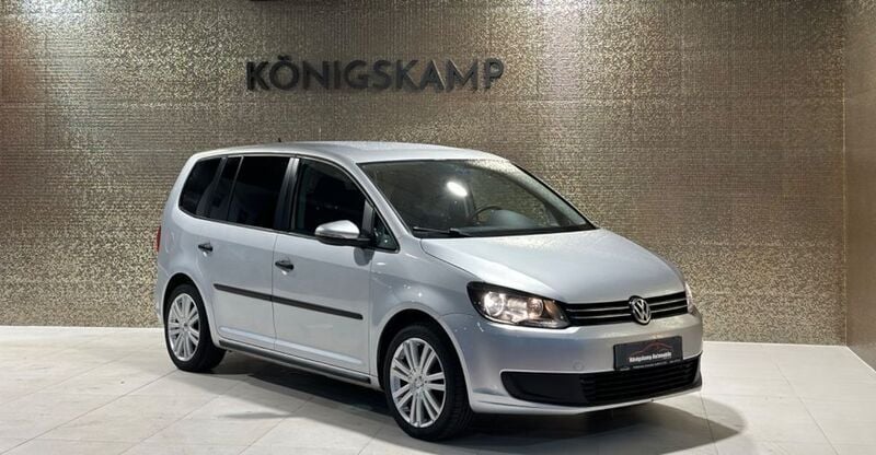 Silber Gebraucht 2016 VW Touran Trendline Van / Kleinbus | 9.990 € (Superpreis) - Bild 1/4