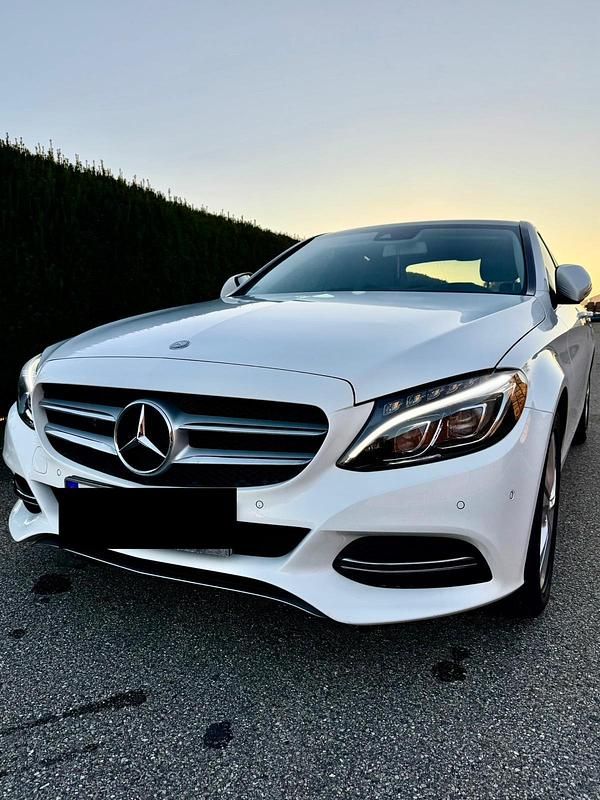 Weiß Gebraucht 2014 Mercedes C250 Limousine | 14.900 € (Fairer Preis) - Bild 1/4