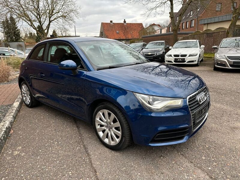 Gebraucht Audi A1 Attraction 122 PS (89 kW) 2012 Blau Kleinwagen