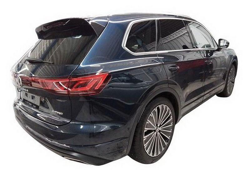 Gebraucht VW Touareg Elegance 381 PS (280 kW) 2023 Meloe blue kristalleffekt SUV