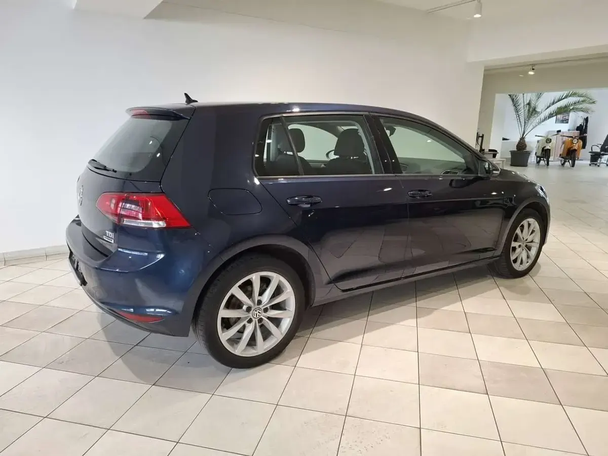 Gebraucht VW Golf VII Highline 110 PS (80 kW) 2016 Blau Limousine