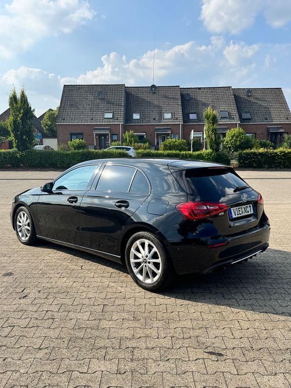 Gebraucht Mercedes A200 163 PS (119 kW) 2018 Schwarz Limousine