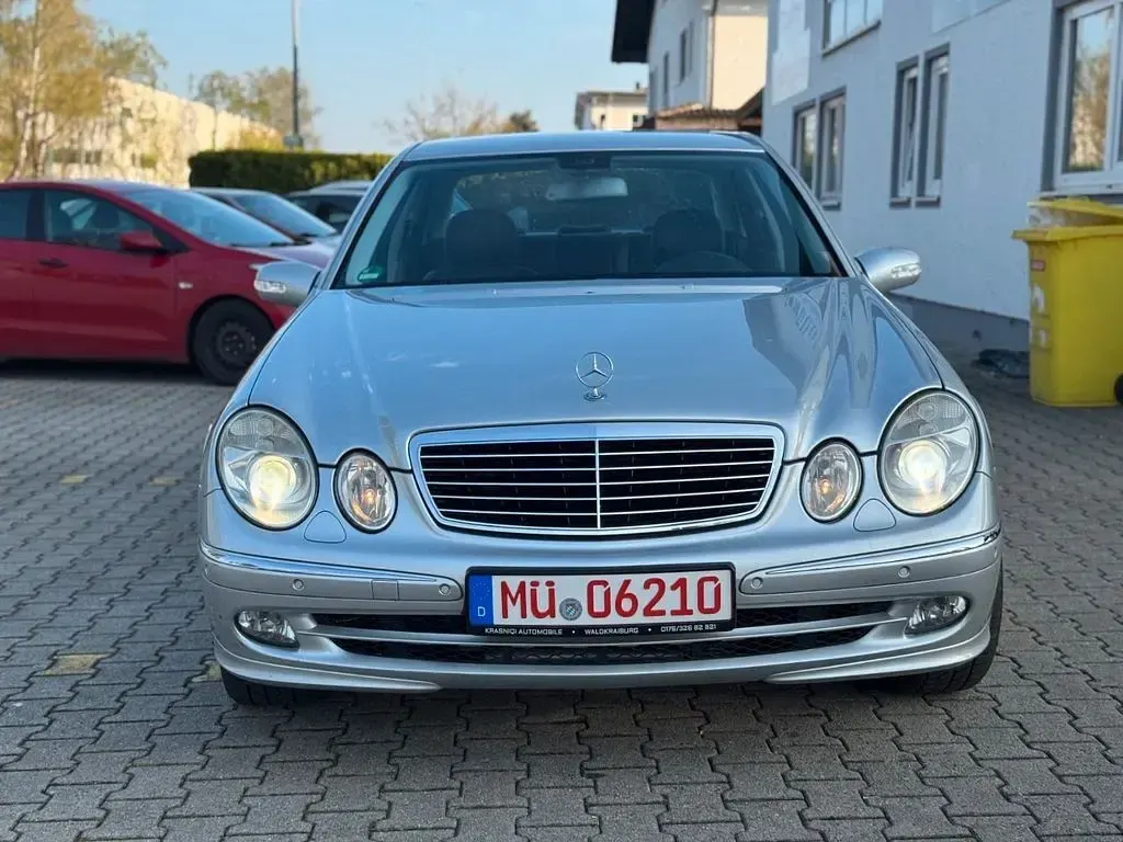Używany Mercedes E280 Avantgarde 231 KM (169 kW) 2005 Srebrny Sedan/Limuzyna