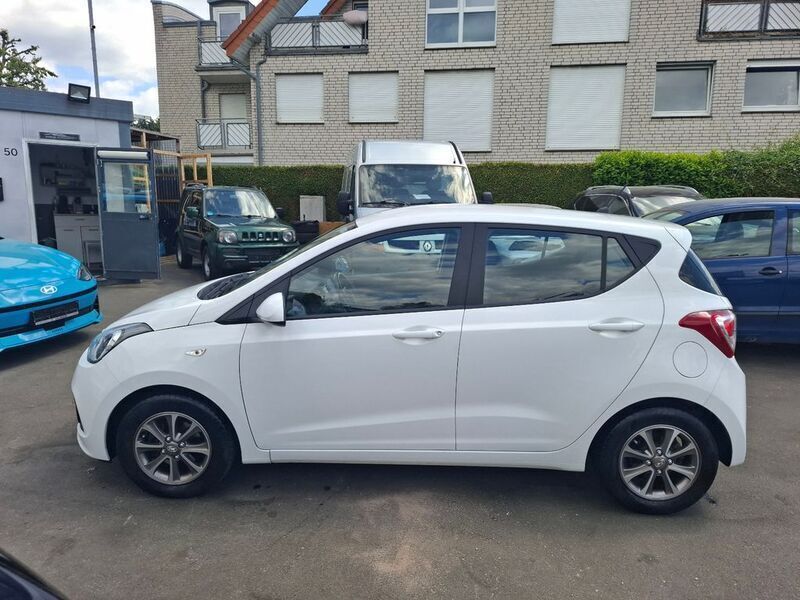 Gebraucht Hyundai i10 Edition 67 PS (49 kW) 2014 Weiß Kleinwagen
