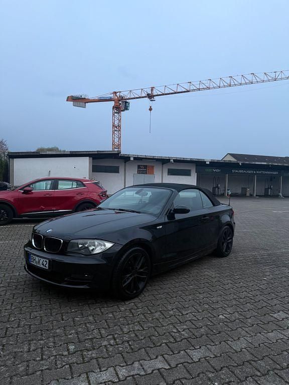 Gebraucht BMW 118 Cabriolet Sport Line 143 PS (105 kW) 2008 Schwarz Cabrio