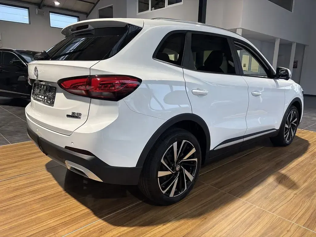 Neu MG ZS Comfort 197 PS (144 kW) 2025 Emerald green SUV