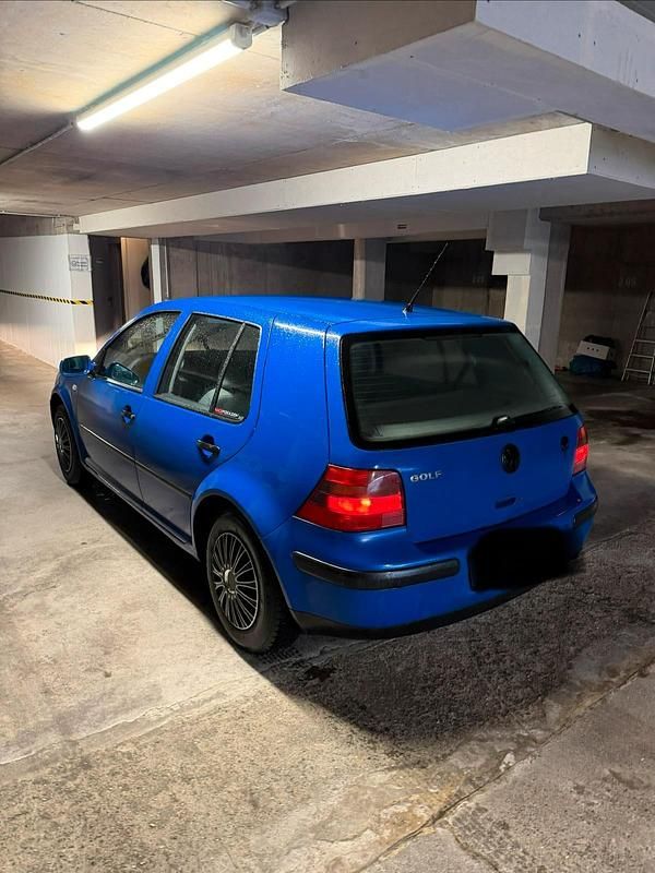 Usata VW Golf IV 75 CV (55 kW) 2000 Blu Berlina