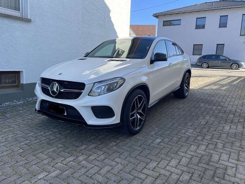 Weiß Gebraucht 2018 Mercedes GLE350 AMG line Coupé | 44.950 € (Fairer Preis) - Bild 1/4