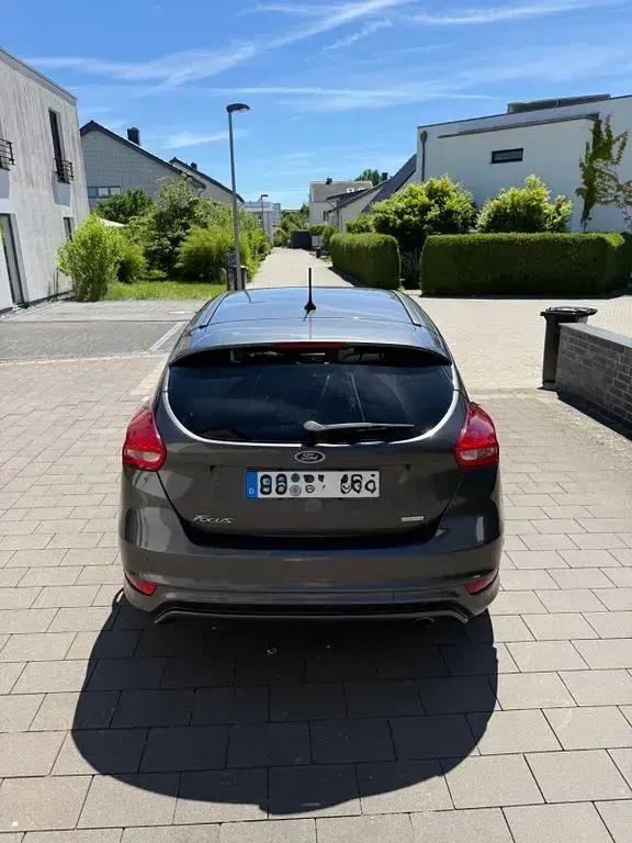 Gebraucht Ford Focus ST-Line 182 PS (133 kW) 2018 Schwarz Limousine