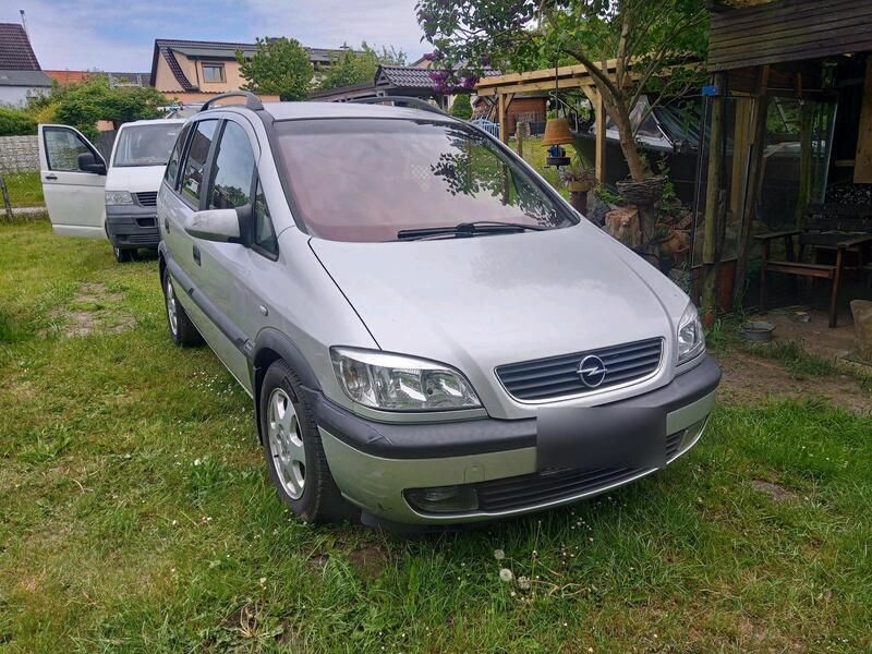 Silber Gebraucht 2002 Opel Zafira Van / Kleinbus | 1.750 € - Bild 1/4