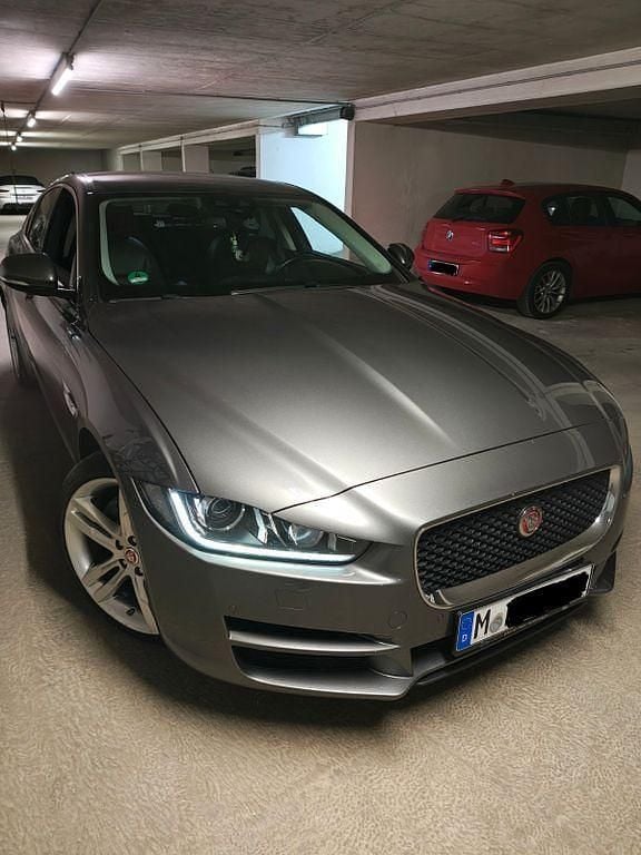 Gebraucht Jaguar XE 179 PS (131 kW) 2016 Grau Limousine