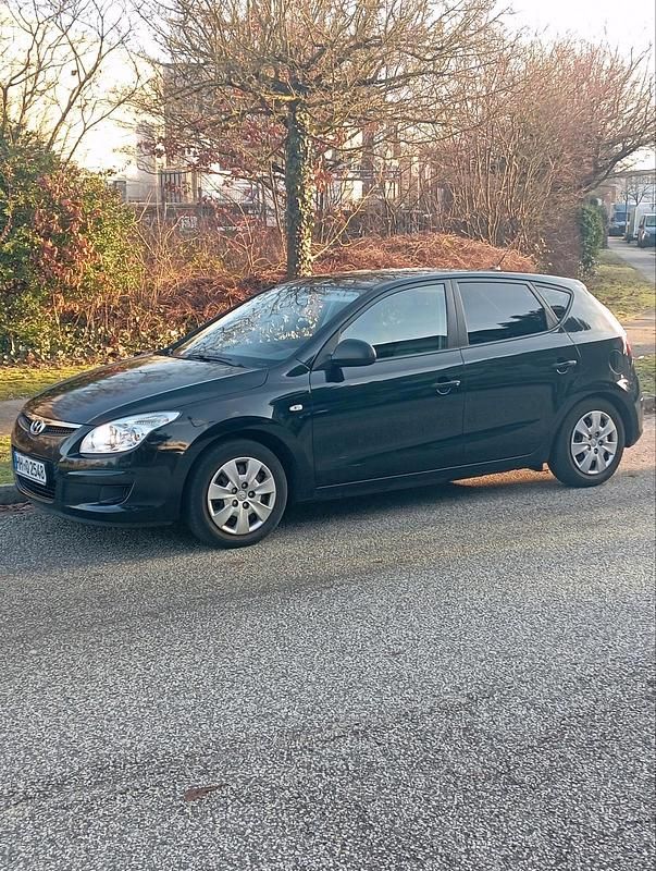 Gebraucht Hyundai i30 109 PS (80 kW) 2007 Schwarz Kleinwagen