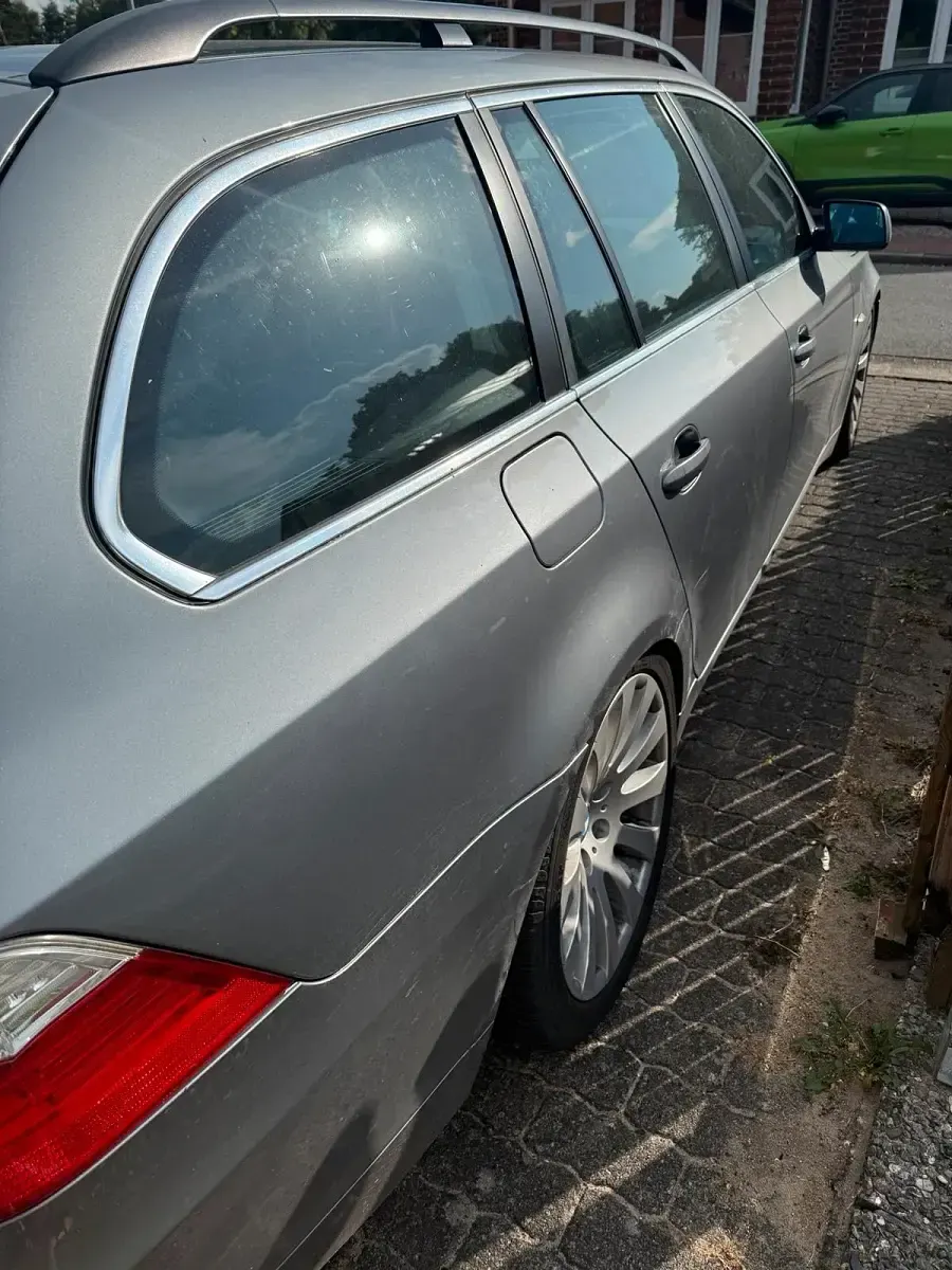 Gebraucht BMW 523 190 PS (139 kW) 2008 Grau Kombi