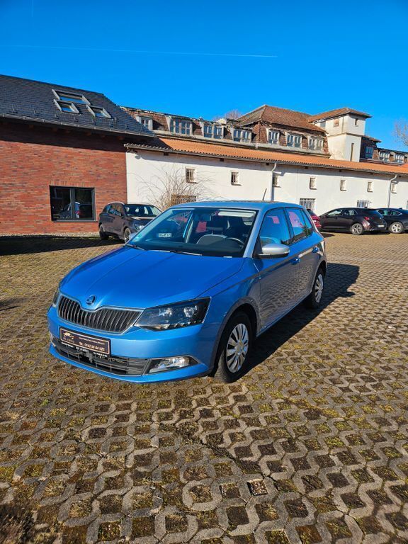 Blau Gebraucht 2015 Skoda Fabia Style Limousine | 7.999 € (Fairer Preis) - Bild 1/4