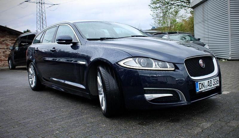 Gebraucht Jaguar XF Prestige 163 PS (119 kW) 2016 Blau Limousine