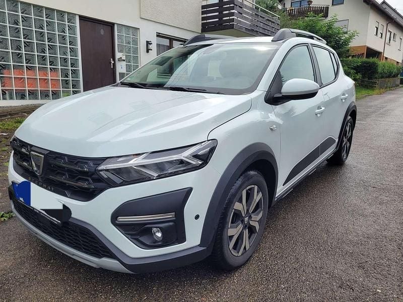 Weiß Gebraucht 2022 Dacia Sandero Comfort Kleinwagen | 12.800 € (Superpreis) - Bild 1/4