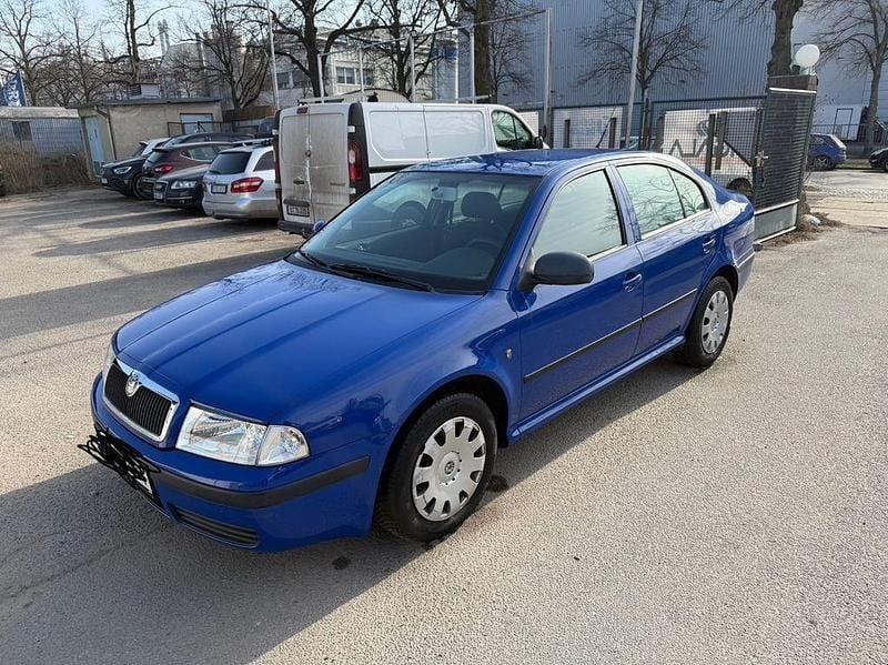 Gebraucht Skoda Octavia Tour 102 PS (75 kW) 2009 Grau Limousine