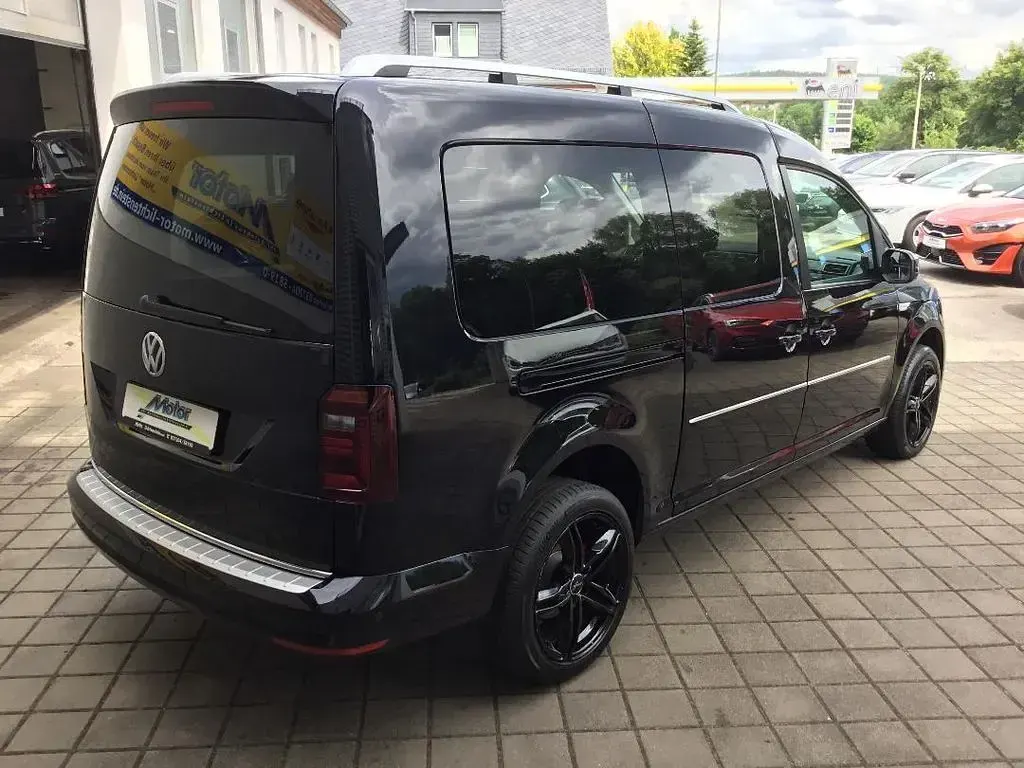 Gebraucht VW Caddy Highline 125 PS (91 kW) 2018 Deep black perleffekt Van / Kleinbus