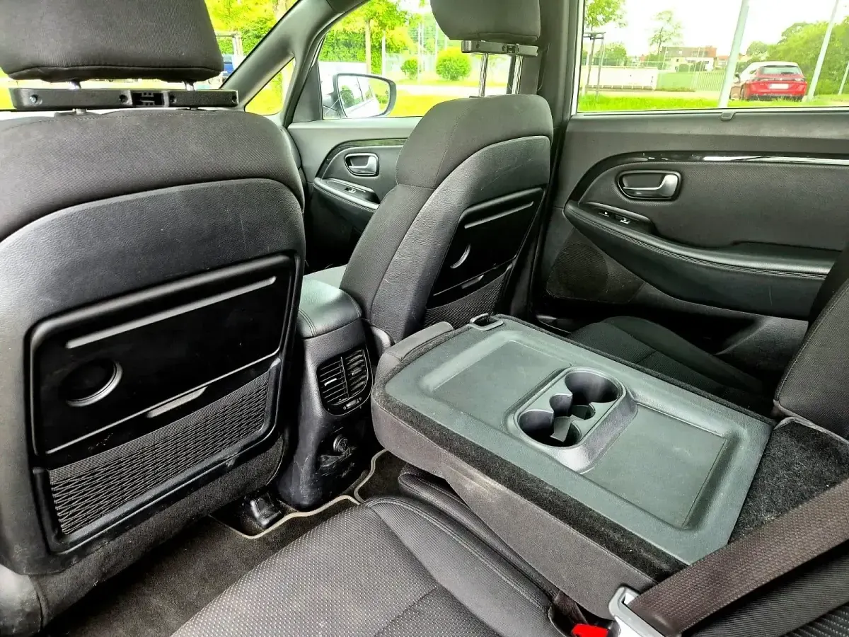 Gebraucht Kia Carens 141 PS (103 kW) 2015 Weiß Van / Kleinbus