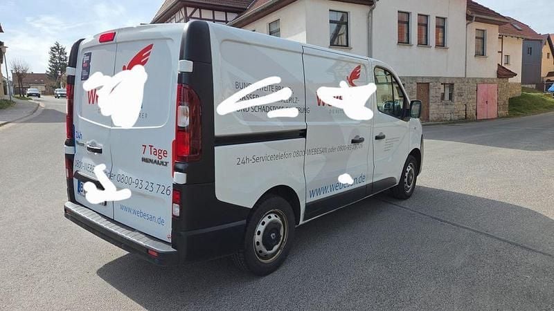 Second-hand Renault Trafic 95 CP (69 kW) 2018 Alb Monovolum