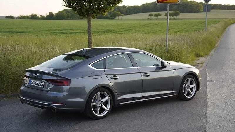 Gebraucht Audi A5 Sport 190 PS (139 kW) 2018 Grau Coupé