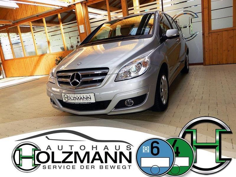 Silber Gebraucht 2010 Mercedes B180 Van / Kleinbus | 7.490 € (Fairer Preis) - Bild 1/4