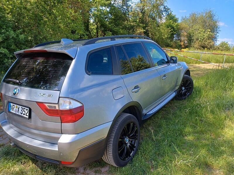 Grau Gebraucht 2009 BMW X3 SUV | 8.749 € (Fairer Preis) - Bild 1/4