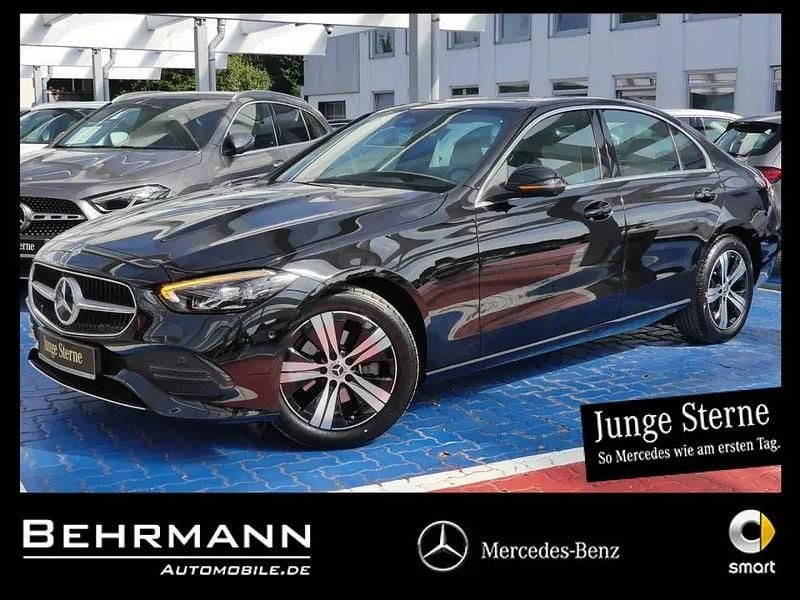 Metalliclack obsidianschwarz Gebraucht 2024 Mercedes C180 Avantgarde Limousine | 44.890 € (Teuer) - Bild 1/4