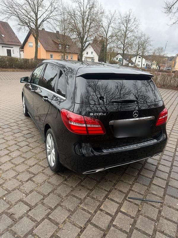 Gebraucht Mercedes B200 136 PS (100 kW) 2017 Schwarz Van / Kleinbus