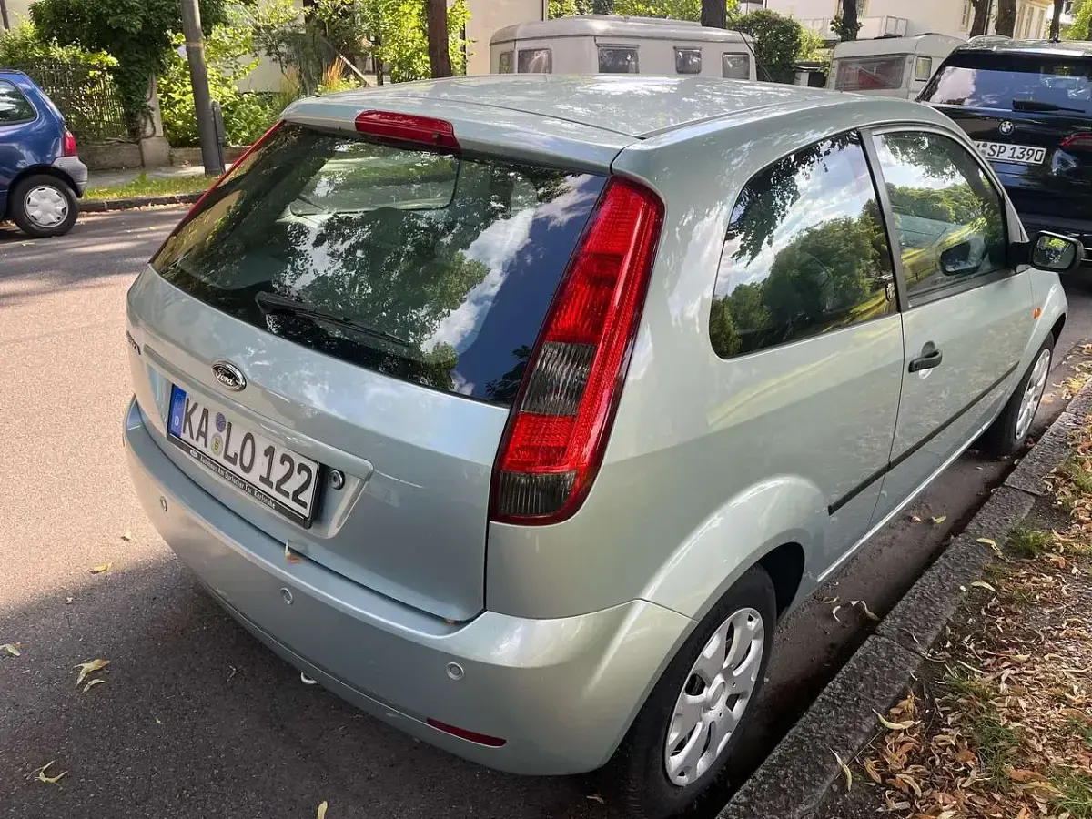 Gebraucht Ford Fiesta Ghia 69 PS (50 kW) 2003 Grün Kleinwagen