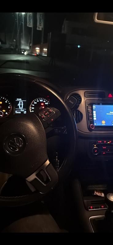 Gebraucht VW Tiguan 140 PS (102 kW) 2011 Grau SUV