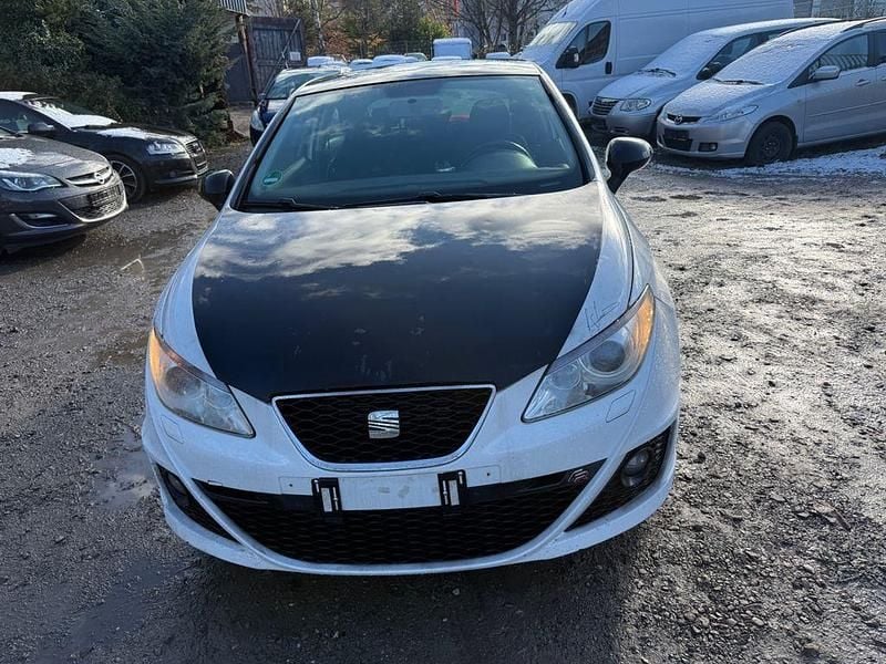 Weiß Gebraucht 2010 Seat Ibiza SC FR Kleinwagen | 2.990 € (Superpreis) - Bild 1/4