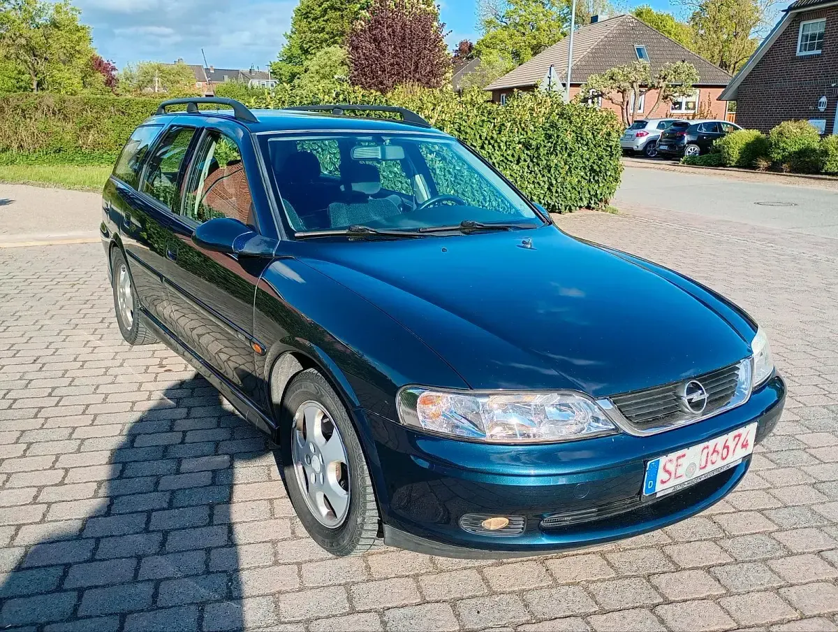 Gebraucht Opel Vectra Edition 147 PS (108 kW) 2001 Blau Kombi