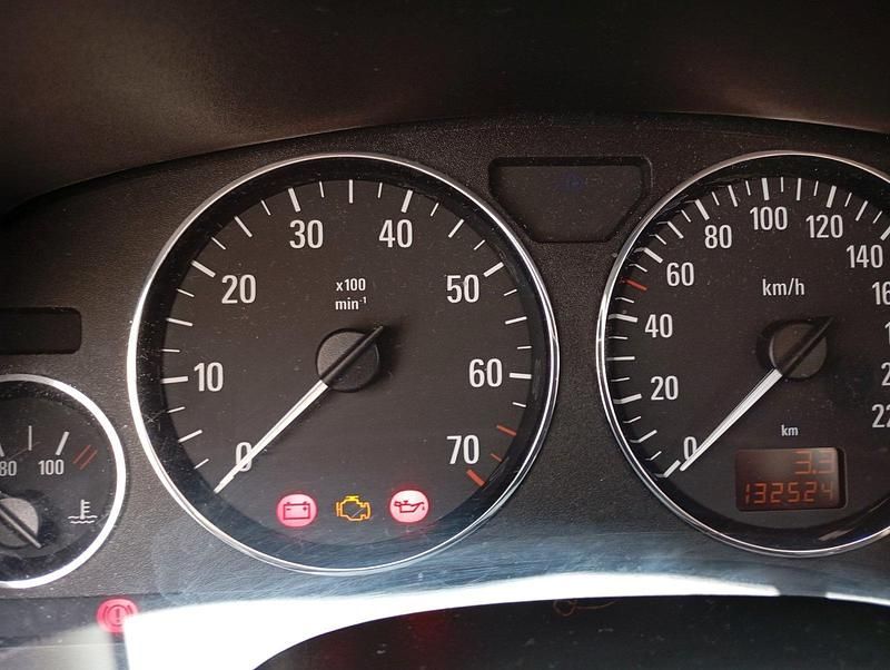 Gebraucht Opel Astra 84 PS (61 kW) 2004 Silber Limousine