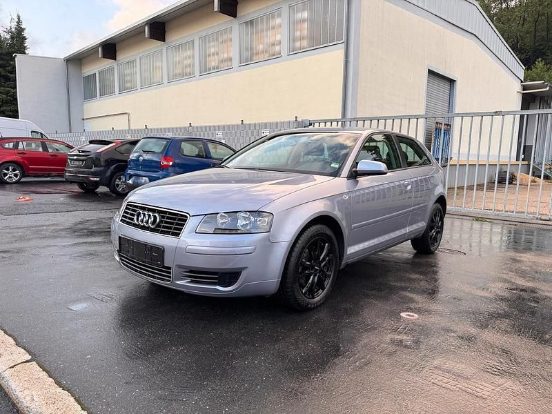 Grau Gebraucht 2003 Audi A3 Premium Limousine | 4.200 € (Guter Preis) - Bild 1/4