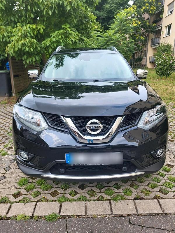 Schwarz Gebraucht 2016 Nissan X-Trail SUV | 15.950 € - Bild 1/4