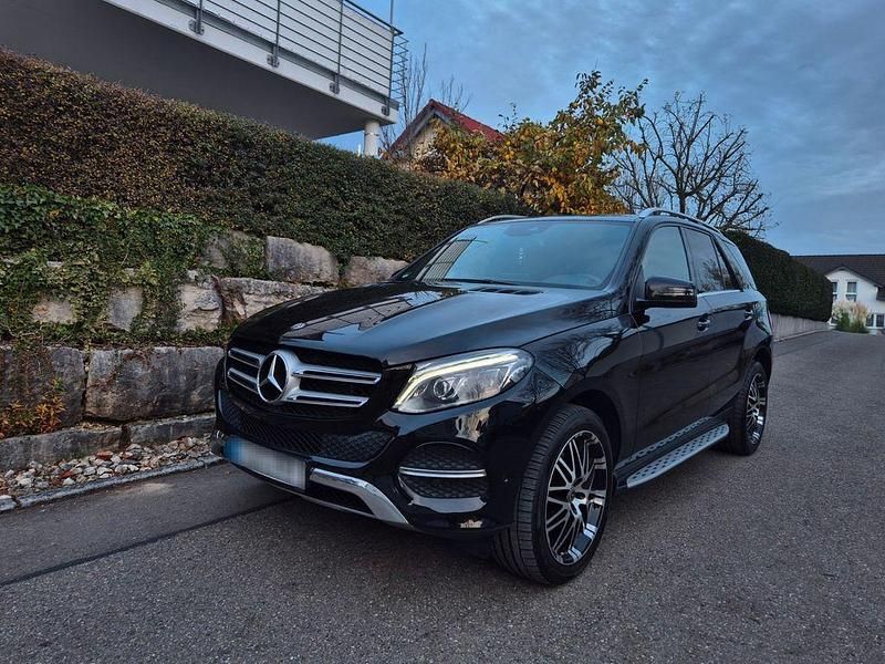 Schwarz Gebraucht 2017 Mercedes GLE350 SUV | 29.480 € (Superpreis) - Bild 1/4