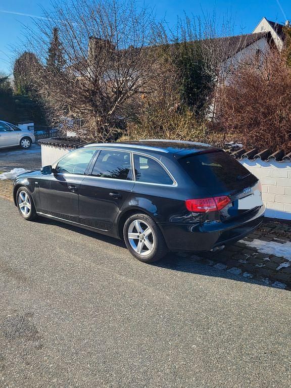 Schwarz Gebraucht 2011 Audi A4 S-Line Kombi | 6.100 € (Guter Preis) - Bild 1/4