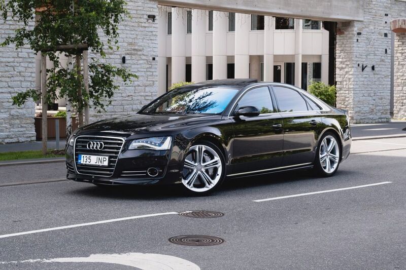 Schwarz Gebraucht 2012 Audi A8 Sport Limousine | 20.000 € - Bild 1/4