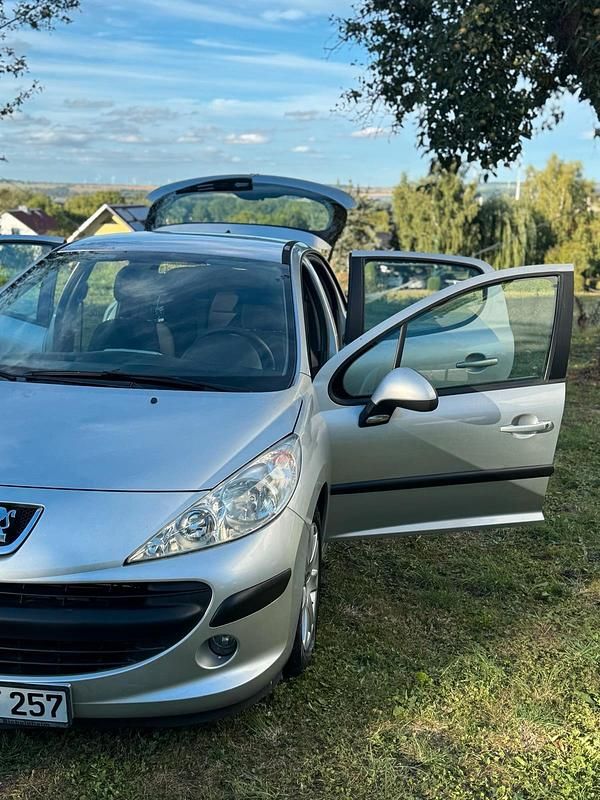Silber Gebraucht 2006 Peugeot 207 Kleinwagen | 2.150 € (Fairer Preis) - Bild 1/4
